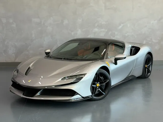 Ferrari SF 90 Spider 4.0 V8 Bi-turbo (híbrido) 2024