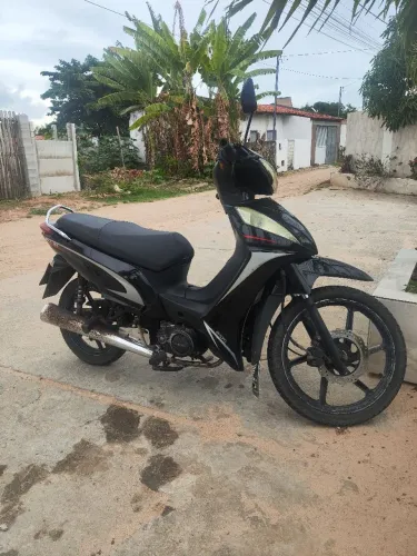 Moto cinquentinha de mulher 