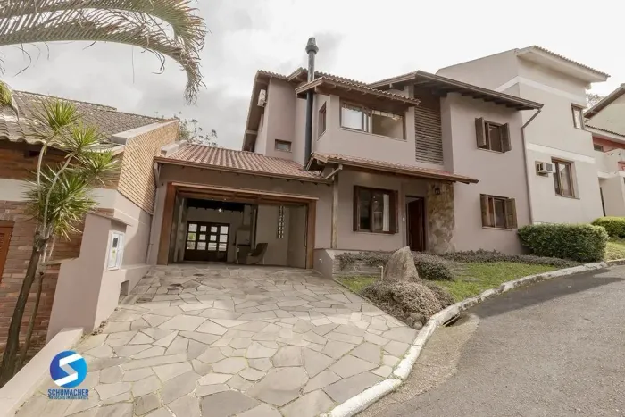 Casa em Condomínio em Cavalhada