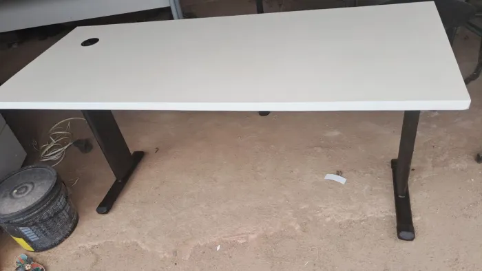 Mesa reta média 