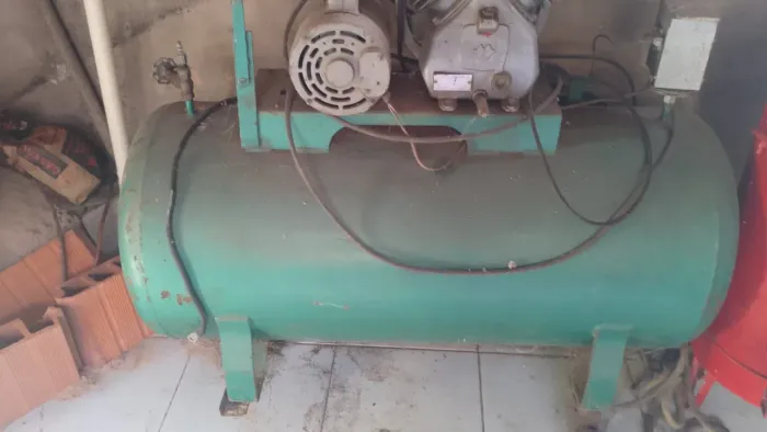 Vendo um compressor uma carboreta maçarico
