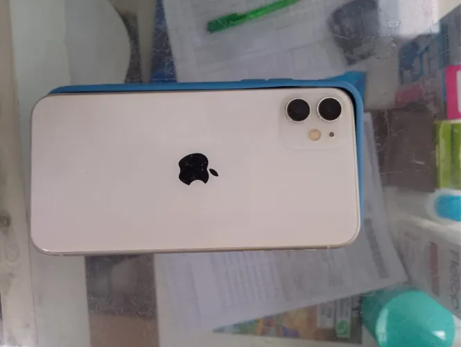 Faço bolo no iPhone 11 troco por Xr mais volta do interessado