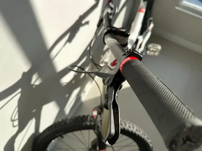 Bicicleta Specialized Status 1 2012 Aro 26 Full Suspension Quadro L - 100% Original