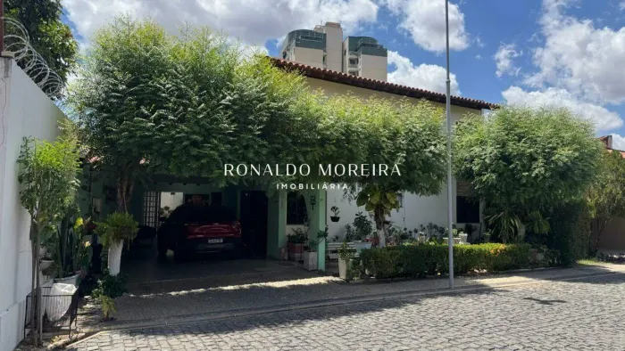 Casa no Vila Graciosa à Venda no Horto, Teresina: 4 Quartos, 2 Suítes e Piscina