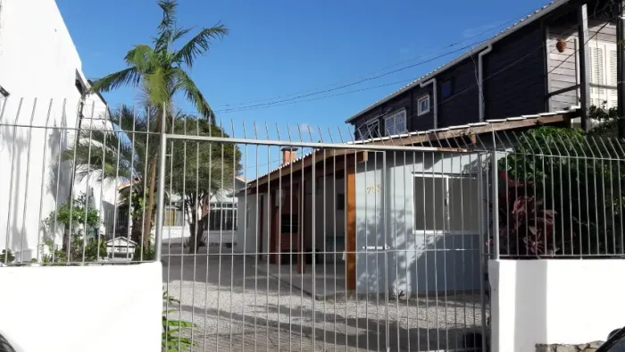 ALUGUEL - Apto/Casa de Hóspedes em Floripa na Beira-Mar Continental (próximo à ponte)