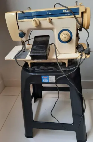 Máquina de costura