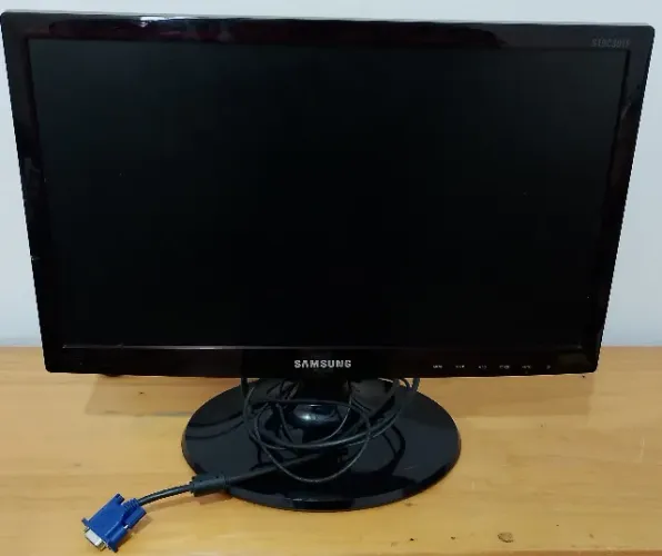 Monitor LED 18,5" Samsung (S19C301F)