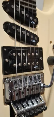 Guitarra Diamond white