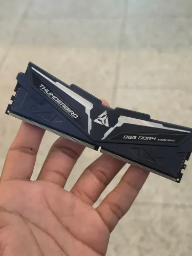 Memoria RAM DDR4 8GB 3200 mhz Arktek Thunderbird