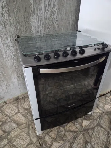 Fogão 6 bocas Electrolux