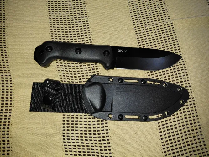 A Lenda da Sobrevivência: Ka-Bar Becker BK2 Companion - Original e Nova