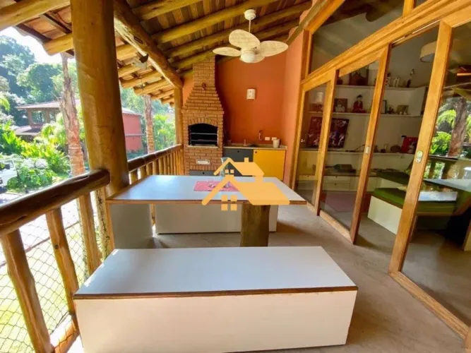 Village em Maresias com 3 Dormitórios (1 Suíte), Varanda Gourmet e Condomínio com Lazer Co