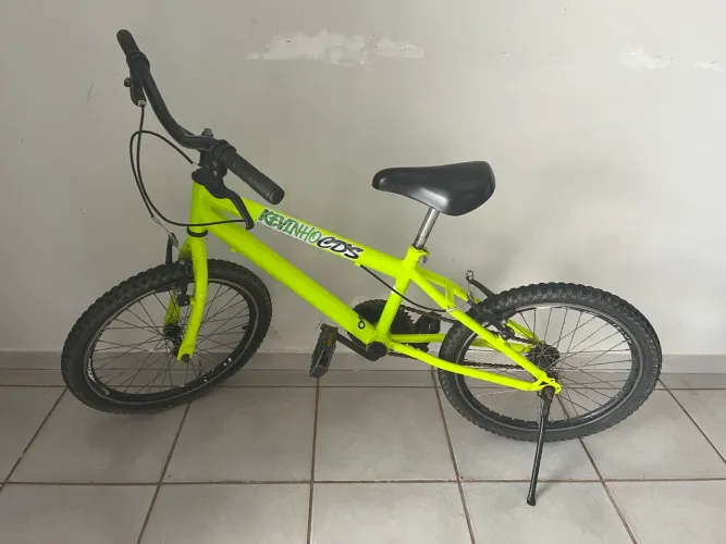 Vendo uma bicicleta infantil