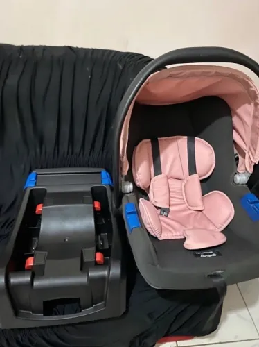 Carrinho de bebê + Bebê conforto 