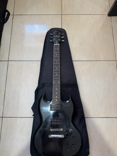 Guitarra shelter SG
