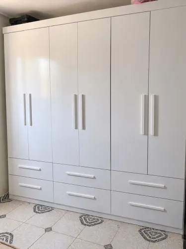 Vende-se guarda roupa