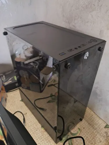 Vendo PC gamer com placa de vídeo GTI 550 mouse teclado mouse pad volante marcha e pedais