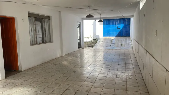 Vendo casa no Setor norte ferroviário onde tem Rodoviária, Rua 44 , Feira hippie etc
