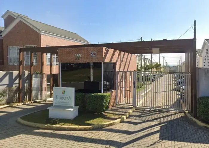 Sobrado em condomínio a venda de 134m² com suíte e quintal em Suzano - SP