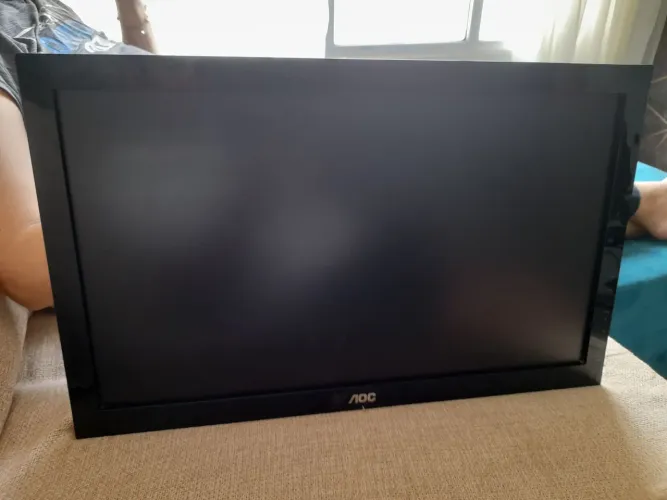 TV MONITOR 22 polegadas 300.00
