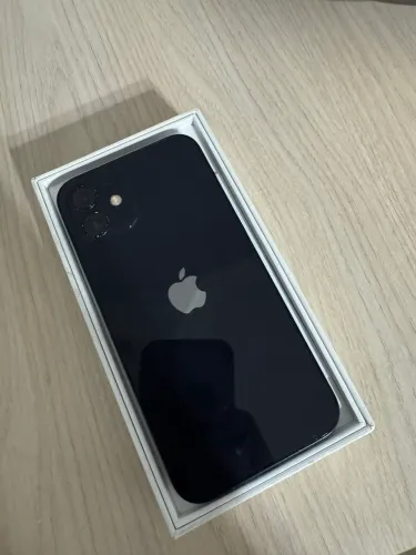 Celular iPhone 12