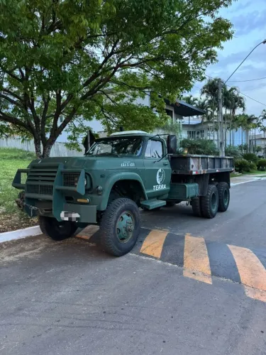 Chevrolet C65 Diesel Tração 4x4 e 4x8 - Estilo Militar