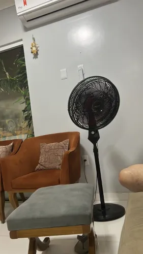 Vendo 3 ventiladores  , SEMI NOVOS MARCAS POLISHOP E MONDIAL