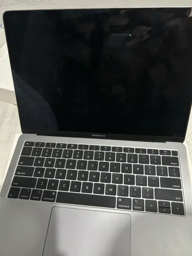 Vendo MacBook Air com tela quebrada! Porém o restante funciona normal.