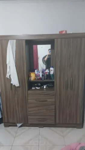 Vendo guarda roupa top seminovo novo