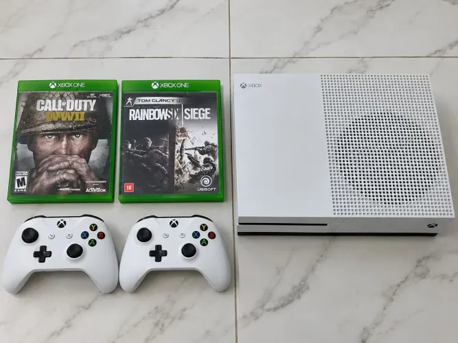 ? VENDO XBOX ONE S BRANCO 1 TB + 2 CONTROLES + JOGOS