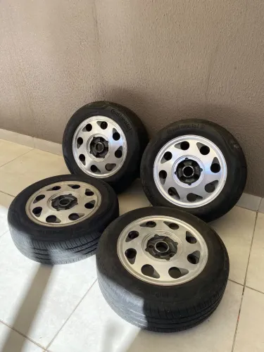 Rodas VW pingo originais + pneus Continental
