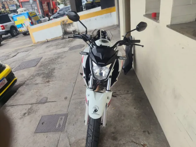 Honda cb twister 250cc nunca mexida em ótimo estado