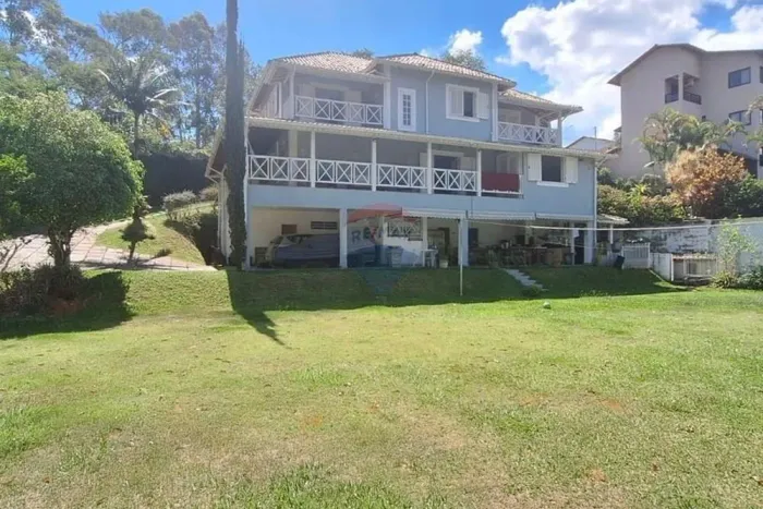 Casa espetacular, 6 quartos, piscina e campo gramado no Condomínio da Serra, Juiz de Fora 