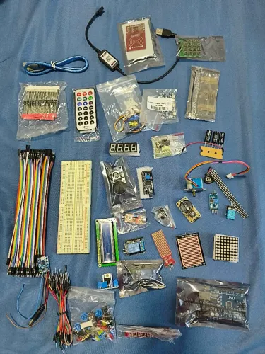 Kit Dev Arduino UNO + acessórios
