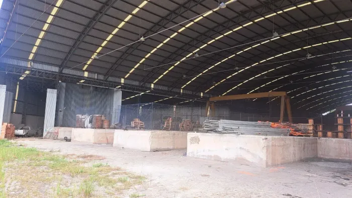Galpão comercial no bairro Carapina, entrada pelo sexto batalhão, a 100m da BR 101