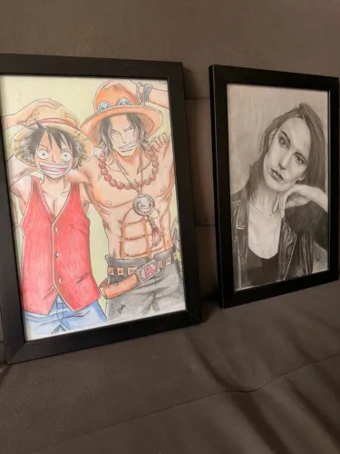 2x Quadros decorativos Luffy e Retrato mulher feito a mão.