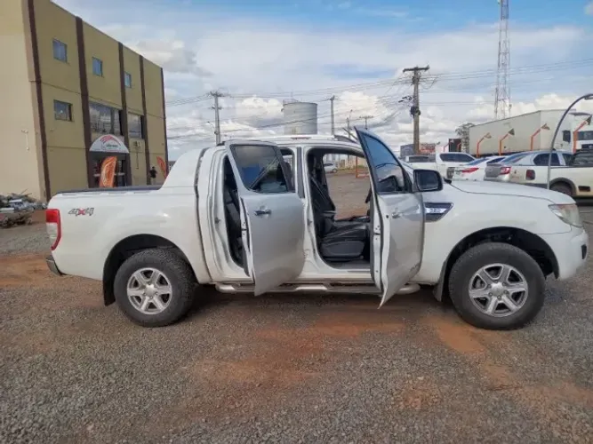 Ford Ranger Limited 3.2 20V 4X4 CD Aut. Dies. 2014