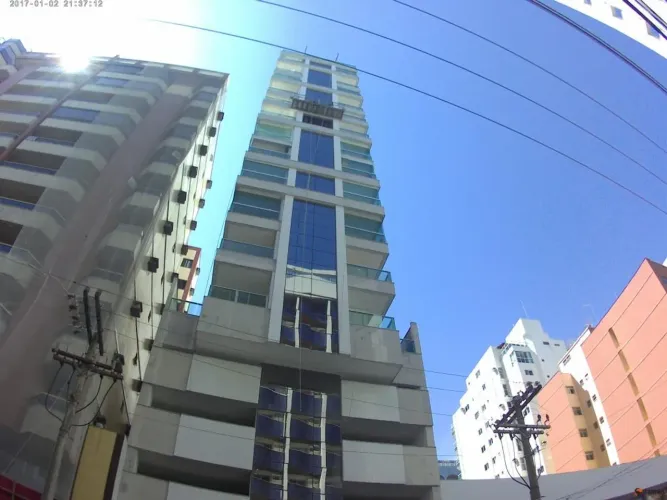 Apartamento à venda no Centro de Guarapari é na Lopes Itamar Imóveis