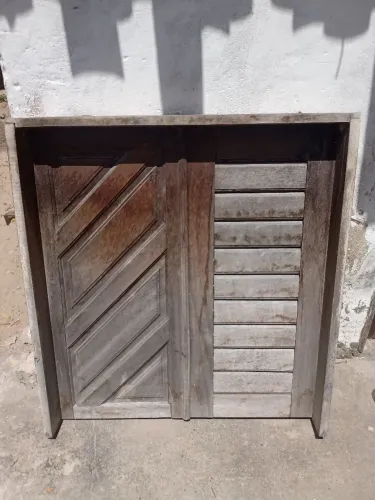 Janela de madeira