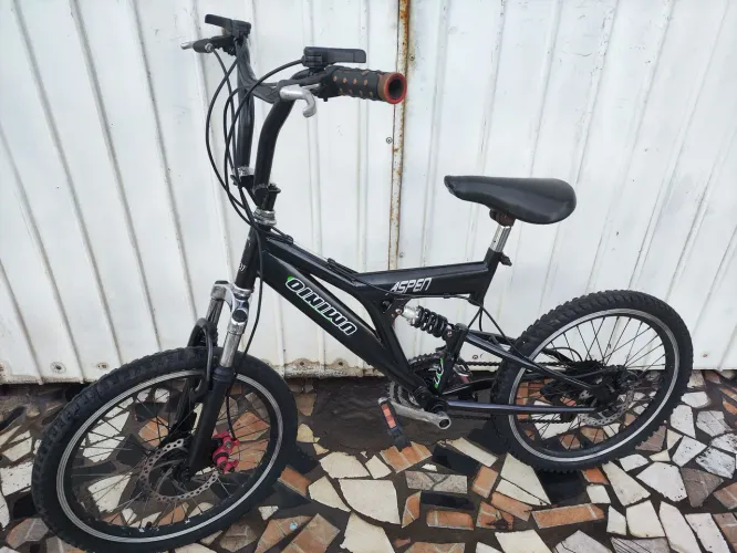 Bicicleta Aro 20 infantil Com Suspensão, Freios a Disco,18 marchas