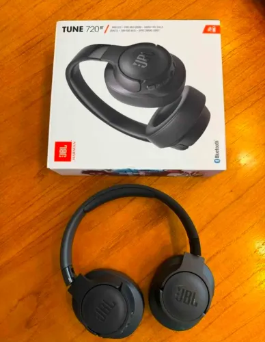 Fone Bluetooth JBL Tune 720BT - Som potente e bateria longa!