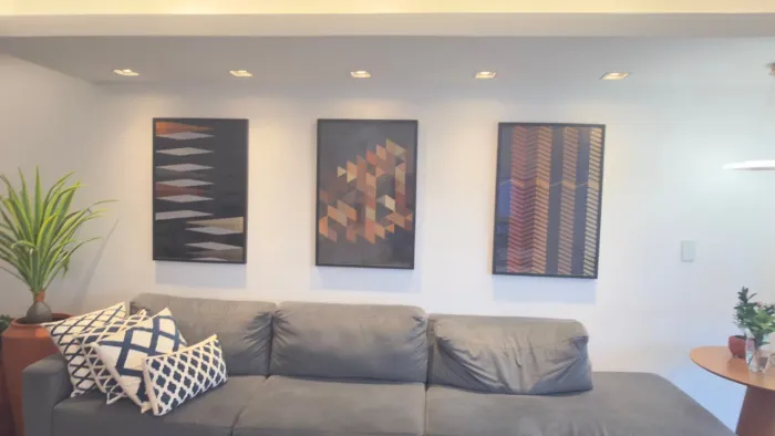 Trio quadros abstratos 60x90 cada peça com moldura e vidro