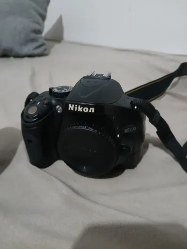 Câmera nikon d5200 com lente 18-140