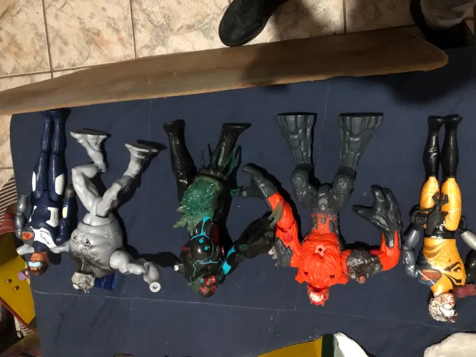Lote 5 Bonecos Max Steel e Vilões / Monstros Articulados (Mattel)