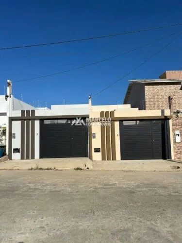 Casa Moderna de 3 Dormitórios sendo 1 Suíte no Bairro Parque Real (Próximo à CAESG)