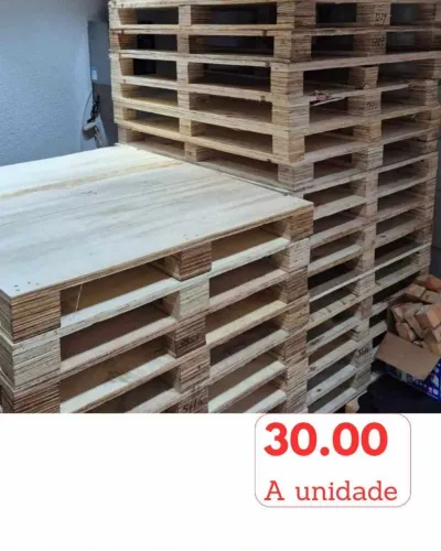 Paletes de compensado medida 1.30mt por 1.10mt, 30.00 reais cada, entregamos com taxa.