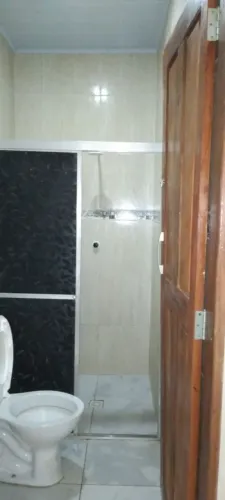 Aluguel apto R%600.mais taxa R$100 solteiro ou casal sem filhos 