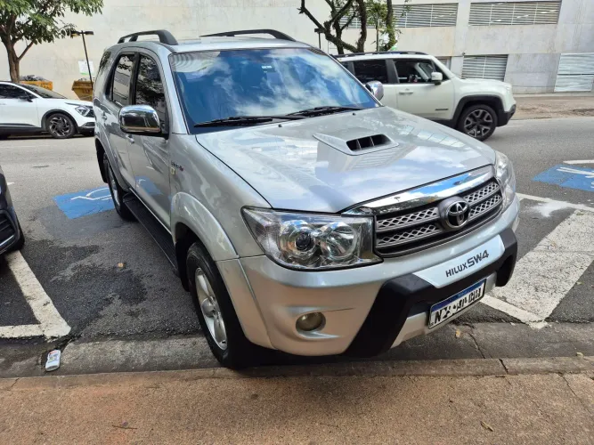 Toyota Hilux SW4 SRV D4-d 4X4 3.0 TDI Dies. AUT 2010