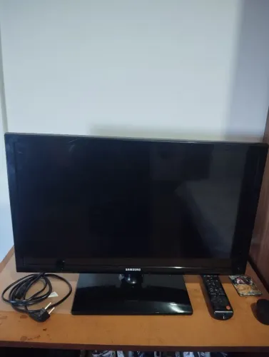 TV/monitor LED de 23 polegadas, com entrada HDMI, USB e conversor digital integrado