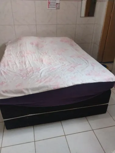 Cama box. Colchão e suport